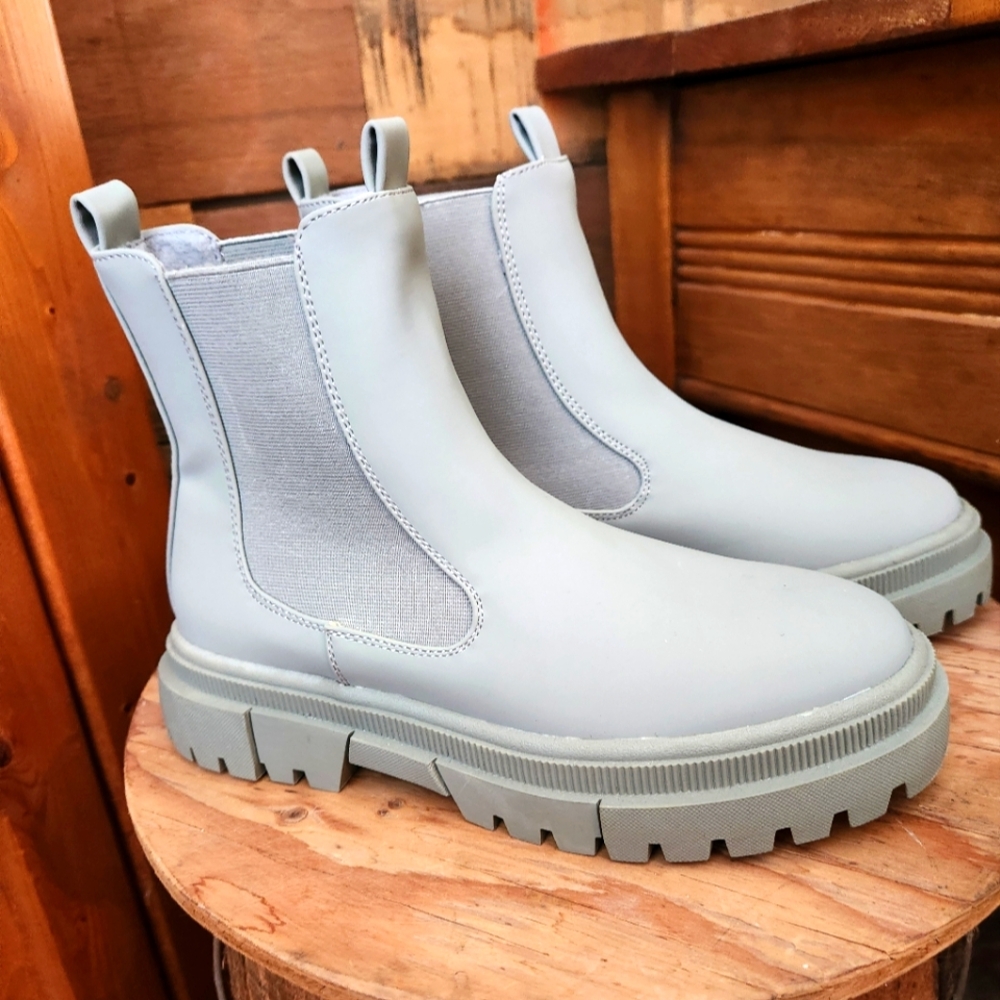 Primark Rubber Boots-size 6